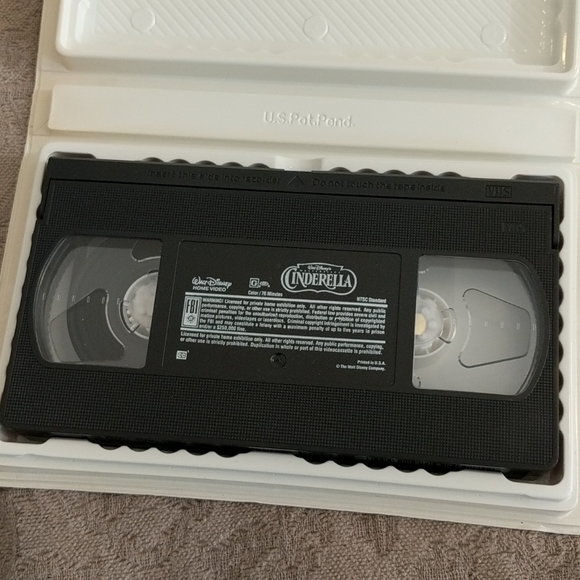 Disney VHS Classic Animation Cartoons (4) - Picture 3 of 6